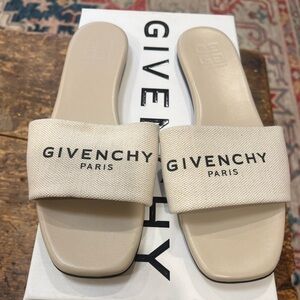 Givenchy 4G canvas slides size 40